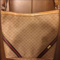 GUCCIのサムネイル
