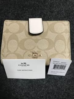 mai.tan様専用❗️8日まで COACHコーチ 二つ折り財布 新品 未使用のサムネイル
