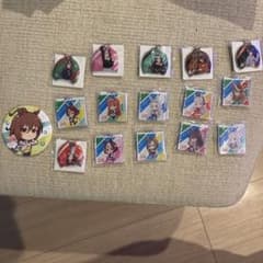 ウマ娘 ファミマコラボ　キーホルダーセット　缶バッチおまけのサムネイル