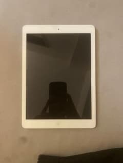 APPLE iPad Air IPAD AIR WI-FI 64GB SILV…のサムネイル