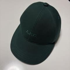 A.P.C. ダークグリーン キャップ パリモデル - メルカリ