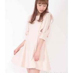 ティティーアンドコー titty&Co. シアーショルダーワンピースのサムネイル