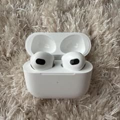【美品】Airpods 第三世代 国内正規品のサムネイル