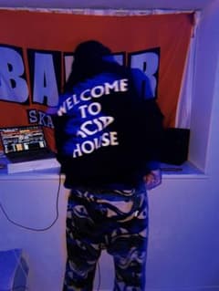 The Internatiiional WELCOME TO ACIDHOUSEのサムネイル