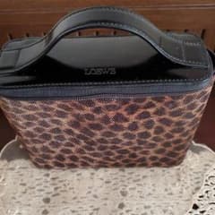 LOEWE 化粧ポーチのサムネイル