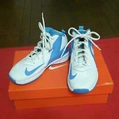 本日セール★NIKEバスケシューズ23cmのサムネイル
