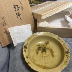 美品！美濃焼 黄瀬戸 鉢 瑞光窯 佐々木八十二作　直径24㌢【内19㌢】×深5㌢ 美品！美濃焼 黄瀬戸 鉢 瑞光窯 佐々木八十二作 直径24㌢【内19㌢】×深