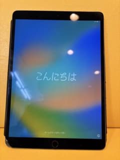 iPad Air 第3世代　64GB ブラック　smart keyboard付きのサムネイル