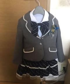 卒業式 女の子 スーツのサムネイル