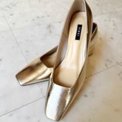 美品 OHGA SQUARE PUMPS ゴールド 24cm スクエア - メルカリ