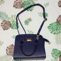 濃いめネイビーのミニハンドバックのサムネイル