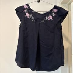 Rirandture 花柄刺繍 ノースリーブ ブラウス ネイビー サイズ1のサムネイル