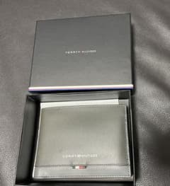 Tommy Hilfiger  財布　二つ折りのサムネイル