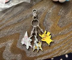 劇場版限定ポケモンチャーム パルキア アルセウス ピカチュウのサムネイル