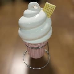 ソフトクリーム型 陶器製貯金箱 スタンド付き 昭和レトロ - メルカリ