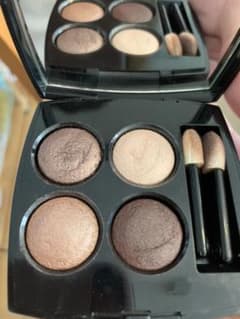 CHANELアイシャドウのサムネイル
