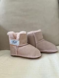 UGG ピンク ベビーブーティのサムネイル