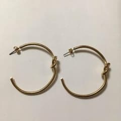 ピアスのサムネイル