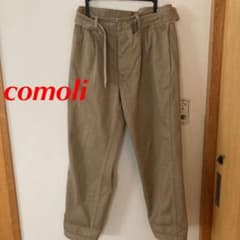 comoli ベルテッドチノパンツのサムネイル