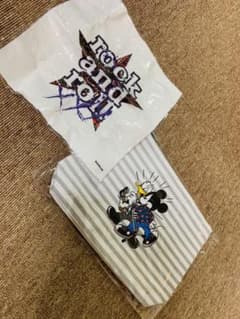 B'z ディズニー コラボポーチ エキシビション 10日まで限定価格のサムネイル