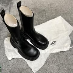 ZARA トラックソールサイドゴアブーツのサムネイル