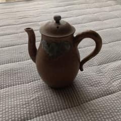 ハンドメイド陶器ポット 茶色 取っ手付きのサムネイル