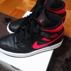 HH専用 ナイキ WMNS AIR JORDAN1MIDのサムネイル