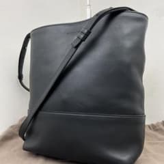 近年モデル・美品✨ ボッテガヴェネタ ショルダーバッグ バケット 