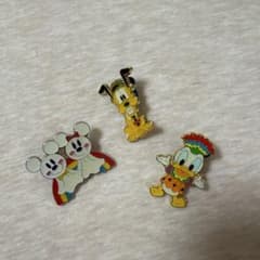 ディズニー ピンバッジ 3点セット - メルカリ