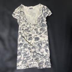 LEB スカルプリント VネックTシャツ - メルカリ