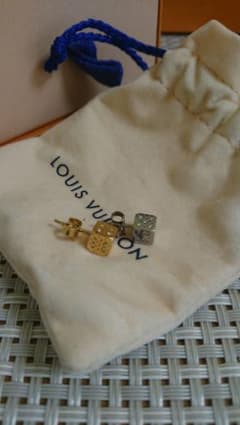 さくらんぼ様専用☆ルイヴィトンピアス中古☆のサムネイル