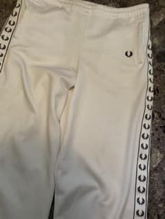 FRED PERRY フレッドペリー　トラックパンツのサムネイル