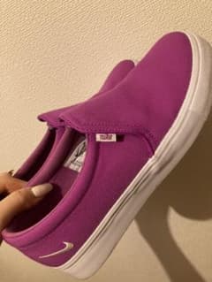 NIKE スニーカー　スリッポンのサムネイル