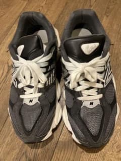 New Balance 9060 ブラック グレー スニーカーのサムネイル