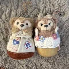 2点セット】ダッフィー＆シェリーメイ ぬいぐるみバッジ - メルカリ