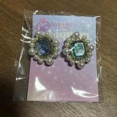 ★未開封　Liquem × セーラームーンコラボ　イヤリングのサムネイル
