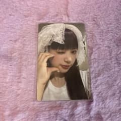 ILLIT Super Real Me トレーディングカードのサムネイル