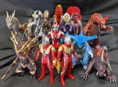 ウルトラマンガイア＆登場怪獣・宇宙人（バンダイ）ソフビフィギュア26体セット＋2 ウルトラマンガイア＆登場怪獣・宇宙人（バンダイ）ソフビ