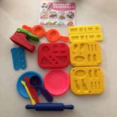 お値下げします　粘土遊び　型一式のサムネイル