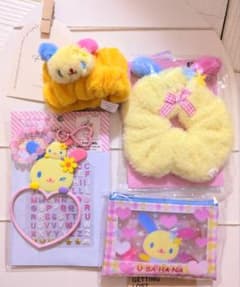 サンリオ　ウサハナ　シュシュ　フラットポーチ　キーホルダー　リストバンド