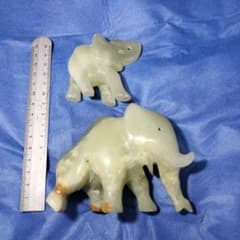 大理石？の動物の彫り物のサムネイル