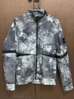 Stone Island 迷彩 ナイロンジャケット 定価15万円のサムネイル