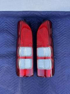 ハイエース200系純正加工LEDテールのサムネイル
