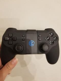 みかさく様専用　美品　Gamesir ゲームパッドのサムネイル