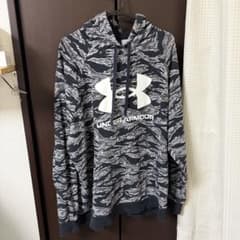 C*A様 UNDER ARMOUR 迷彩柄 フード付きスウェットパーカー 3XLのサムネイル