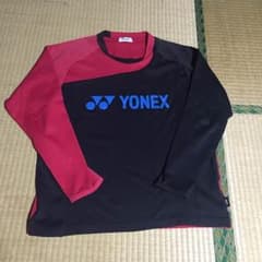 ヨネックスのトレーナーのサムネイル