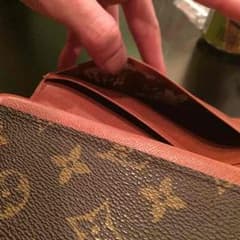 ルイヴィトン財布のサムネイル
