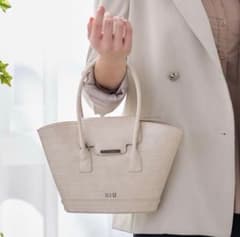 Riu 2way croco hand bag ベージュ Rちゃん - メルカリ