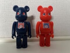 BE@RBRICK オレンジ 青 2体セット 美品】ベアブリック 嵐 ピカンチ オレンジ ブルー 2体セット - メルカリ