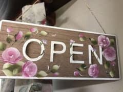 薔薇の看板  open closeカフェ  営業のサムネイル